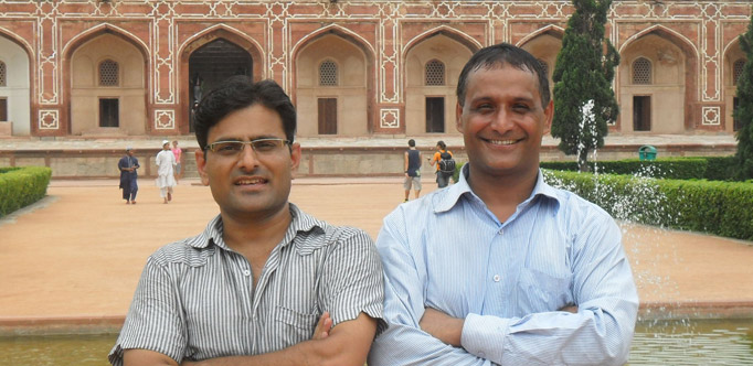 India Personal Tours - Tour Guide & Drivers Manu (left) and Syham (right)